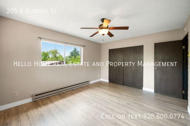 Building Photo - 205 E Aubrey St