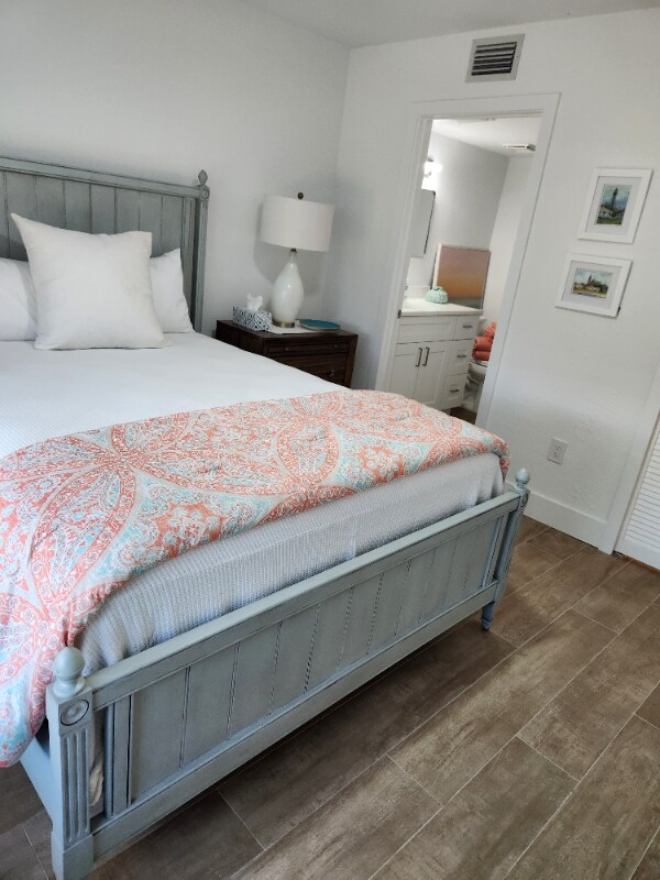 Building Photo - 16881 Davis Rd