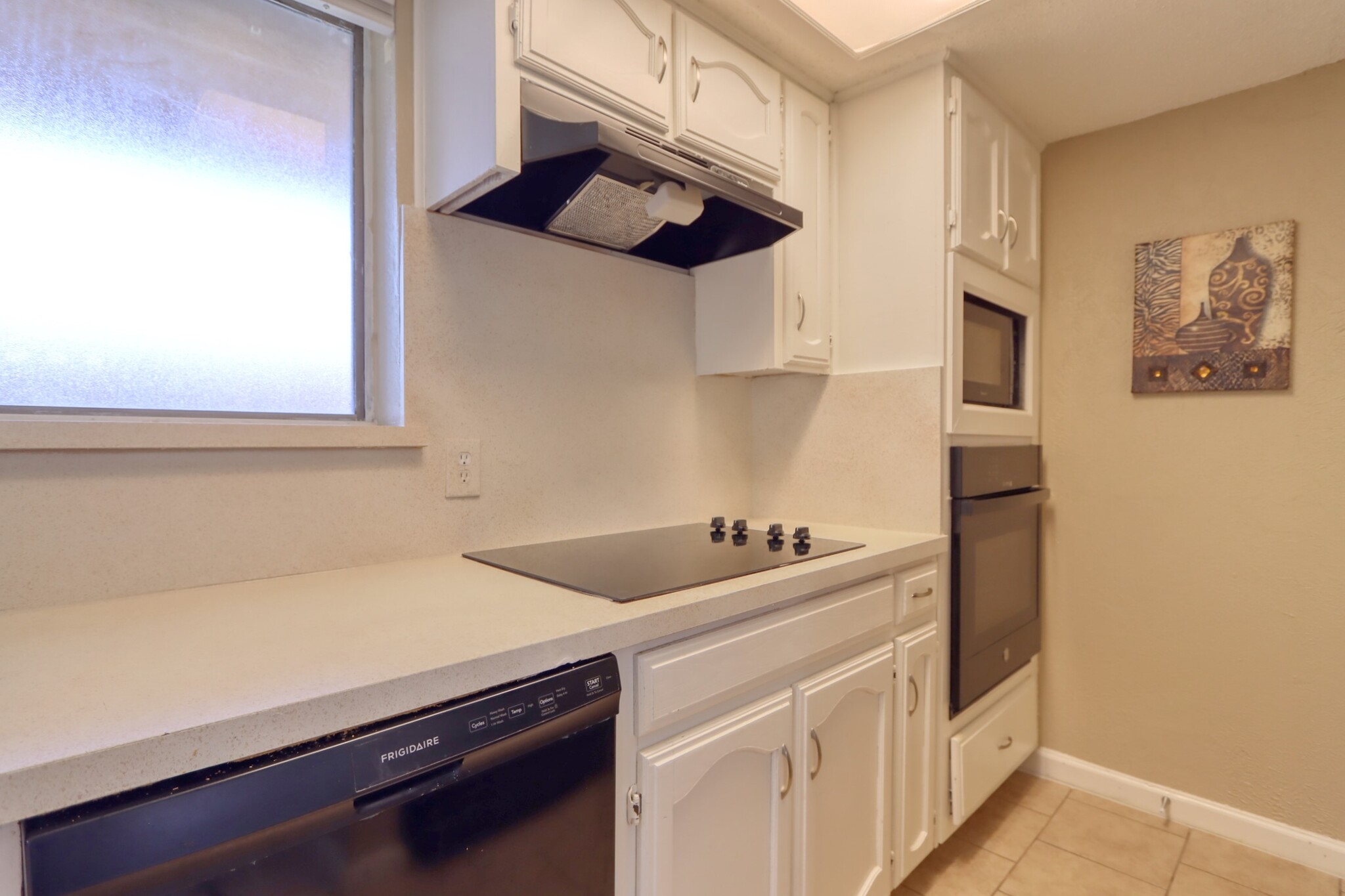 Building Photo - 711 Harbour Town Dr
