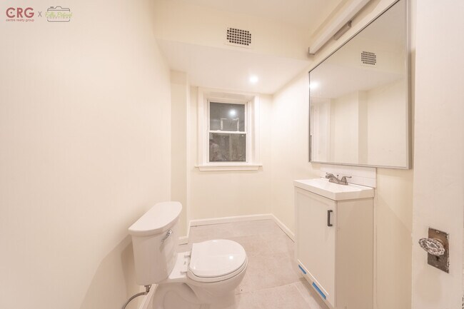 Building Photo - 1726 Beacon St