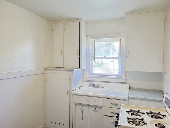 Building Photo - rw1421