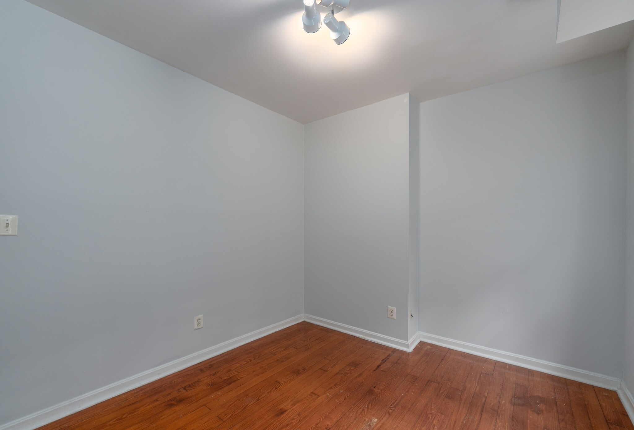 Building Photo - 926 S Hanover St