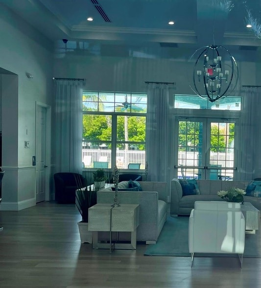 Building Photo - 3604 Sonoma Dr