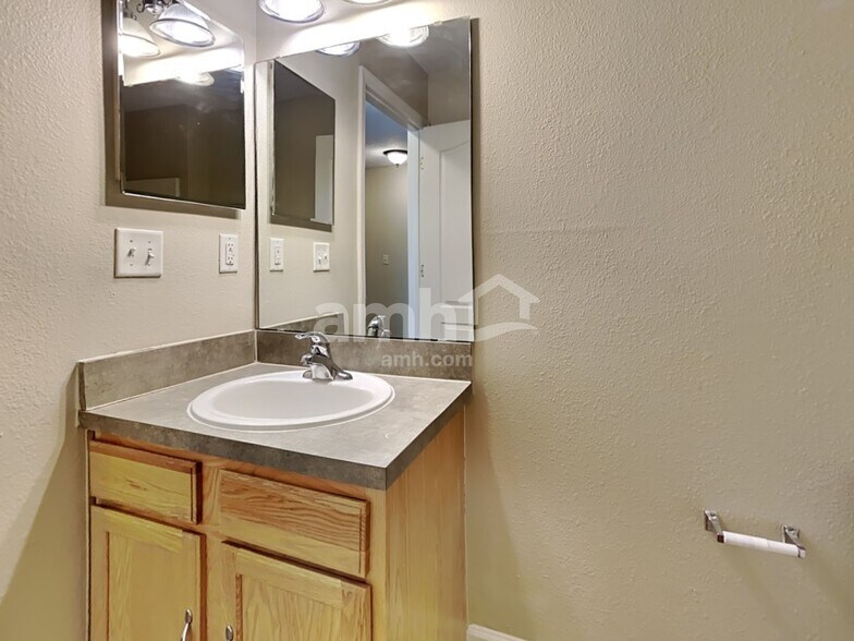 Building Photo - 12712 Daylight Trl