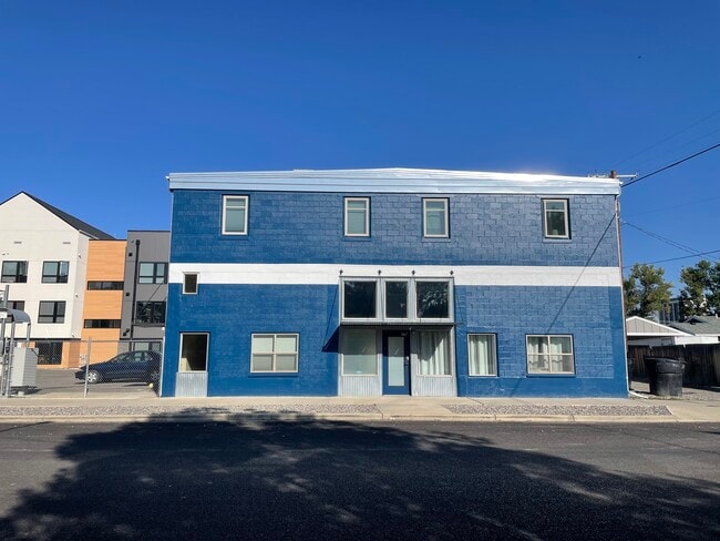 Building Photo - 2915 2nd Ave S