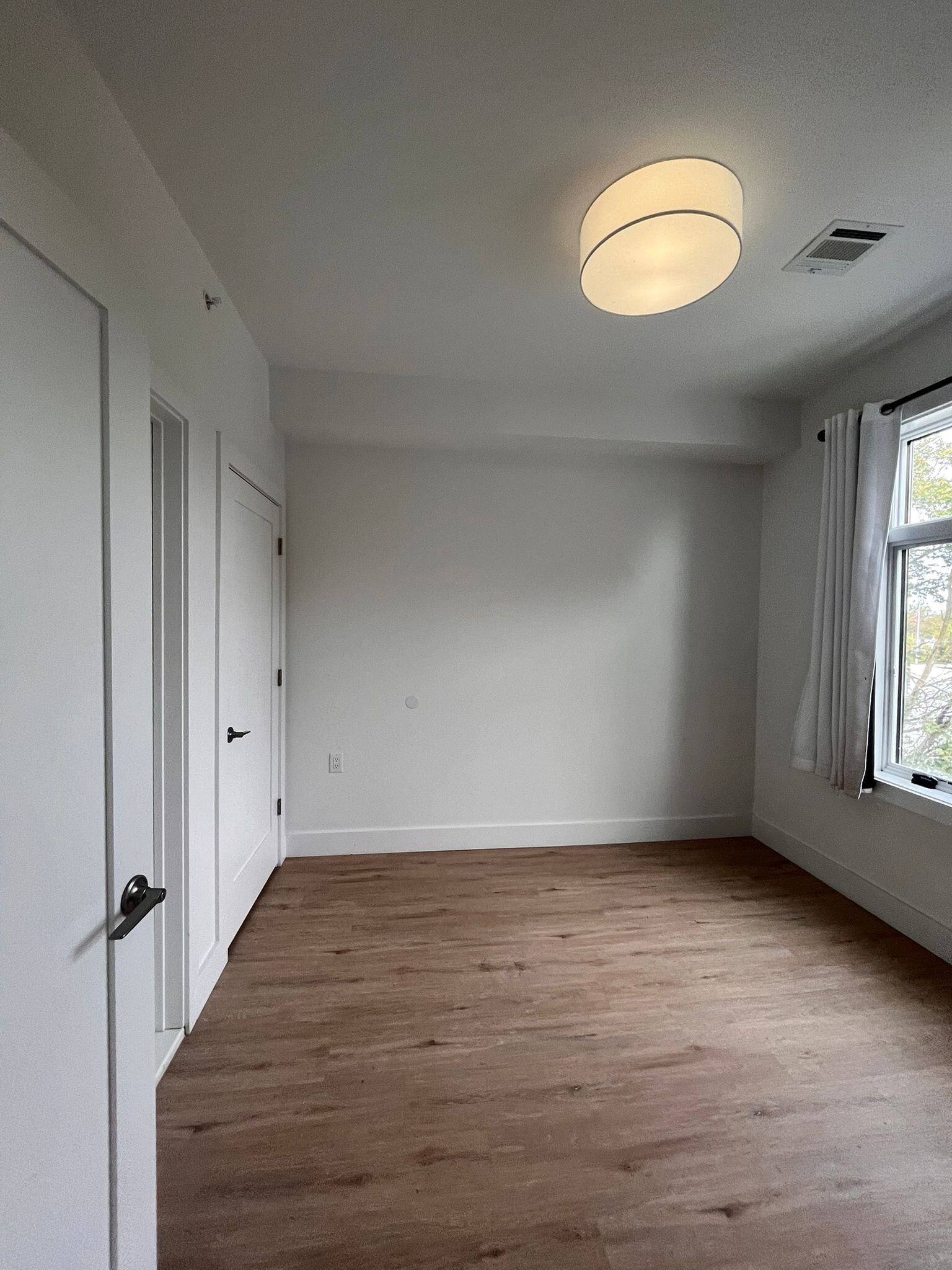 Building Photo - 276 Duncan Ave