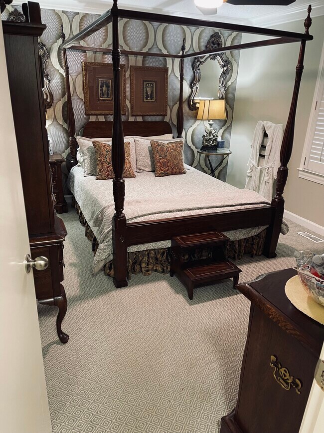 Building Photo - 124 Highridge Dr