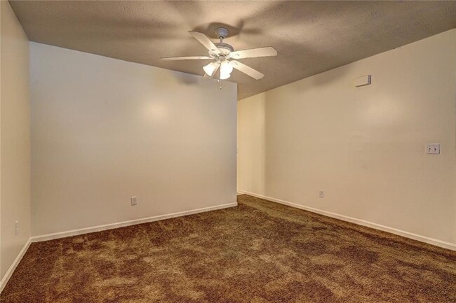Building Photo - 2492 Whitehead Pl Dr