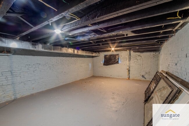 Building Photo - 1516 N Patterson Park Ave