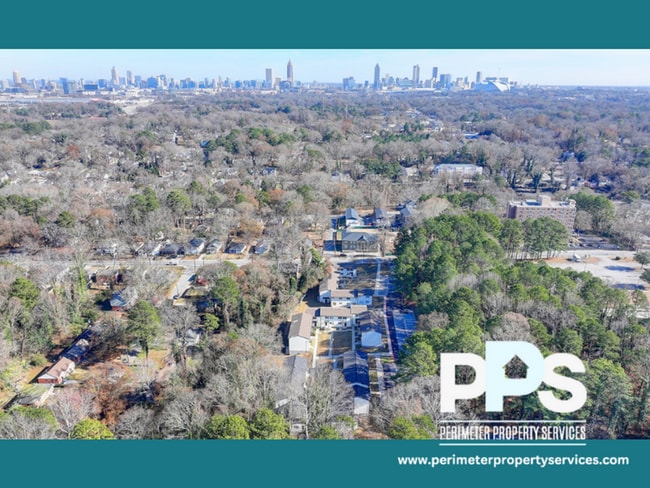 Building Photo - 390 W Lake Ave NW