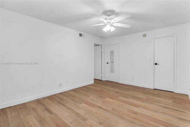 Building Photo - 777 Riverside Dr