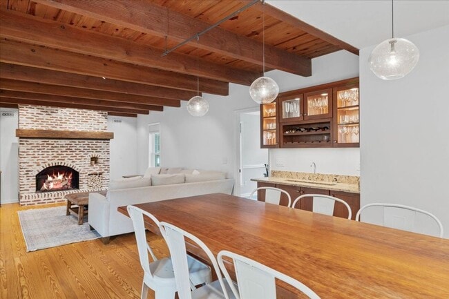 Building Photo - Spacious Home with Fenced Yard Exclusive Access to Hethwood Amenities