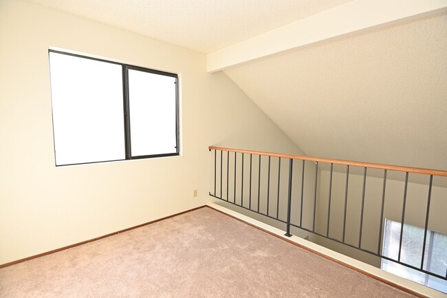 Building Photo - SFR near 880 & 84 -Minutes from Paseo Padr...