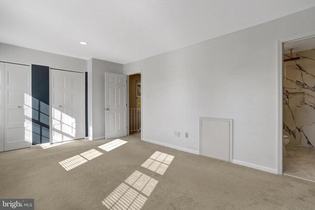 Building Photo - 6576 Yadkin Ct