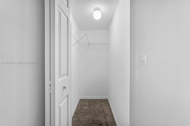 Building Photo - 1250 SE 29th St