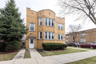 Building Photo - 2301 N Lowell Ave