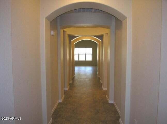 Building Photo - 609 E Pearce Rd