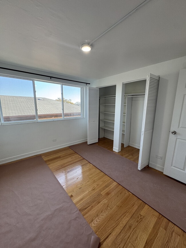 Building Photo - 4656 W 87th St