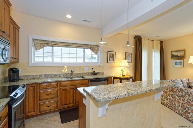 Building Photo - 108 Valley Pointe Dr