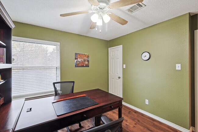 Building Photo - 2005 Glory Creek Cir