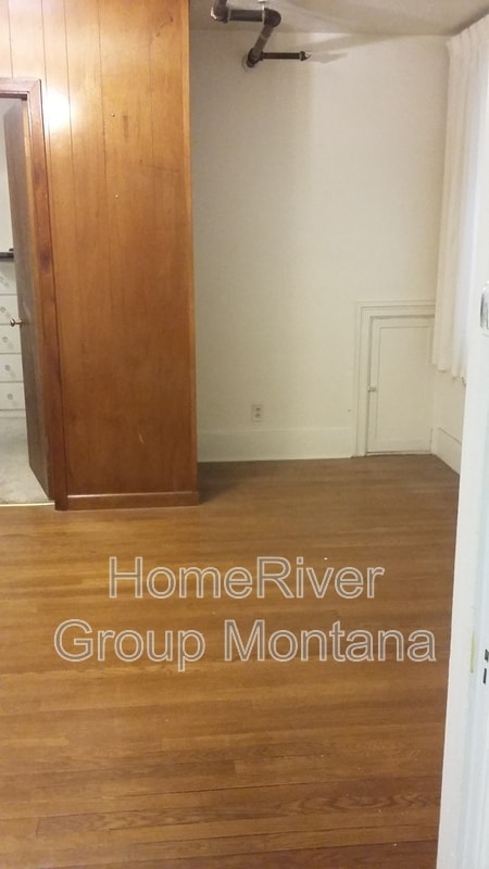 Building Photo - 147 W Main St