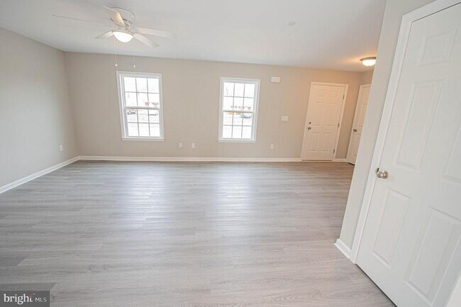Building Photo - 242 Morgans Ct