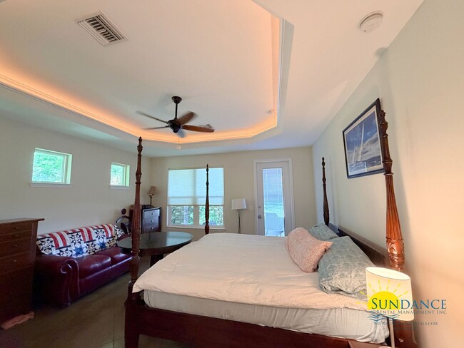 Building Photo - Beautiful Waterfront Property in Prime Location!