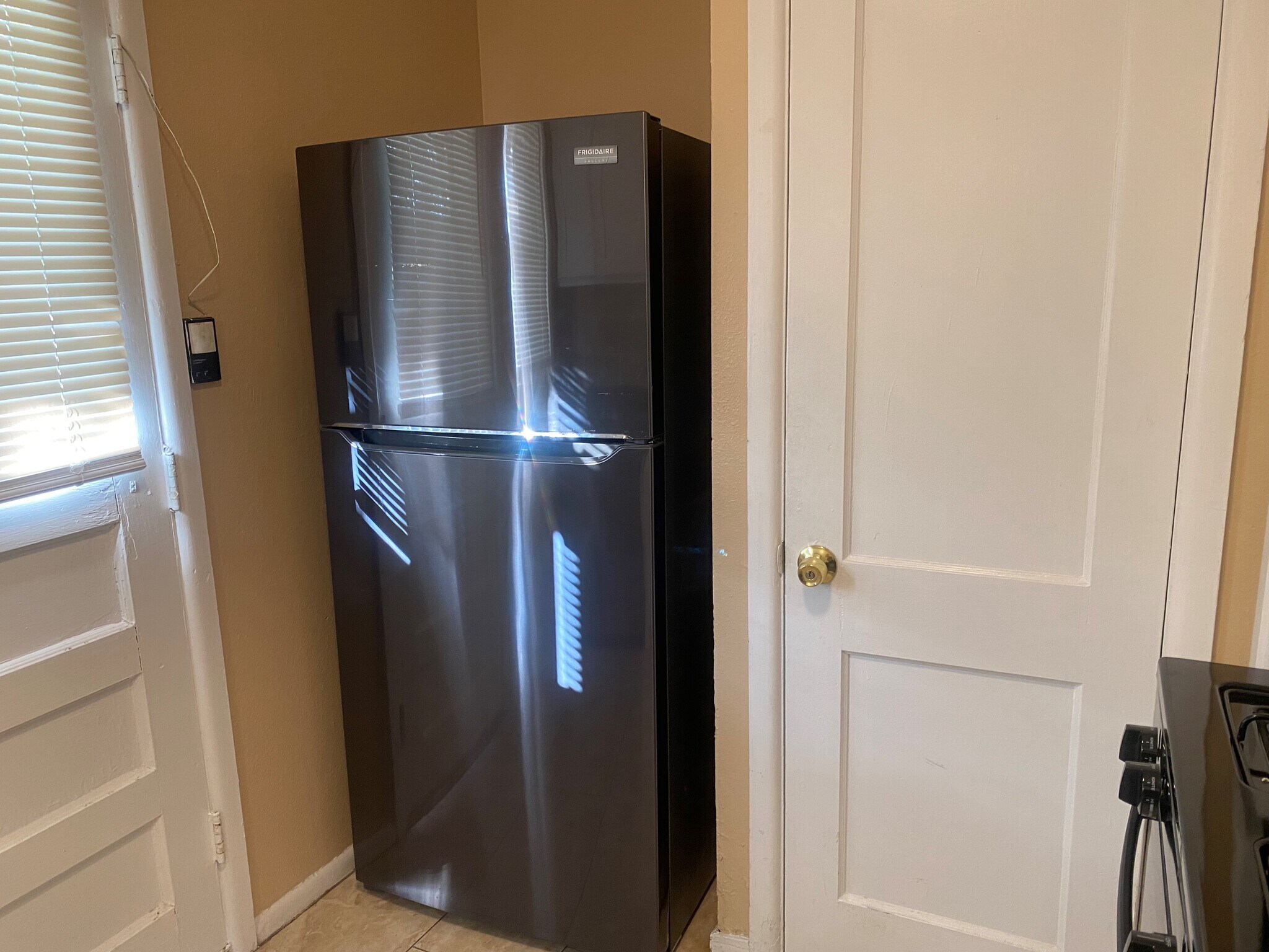 Building Photo - 10421 Desdemona Dr