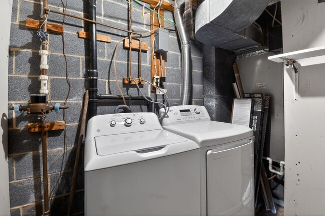 Building Photo - 4 Bed 3.5 Bath in Gaithersburg