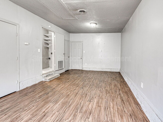 Building Photo - 601 N Wisconsin Ave