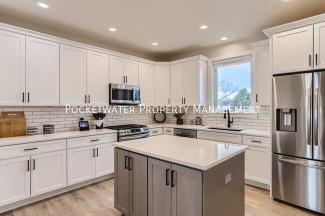 Building Photo - 1331 Baker St