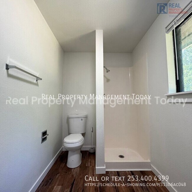 Building Photo - 8511-8513 116 St E