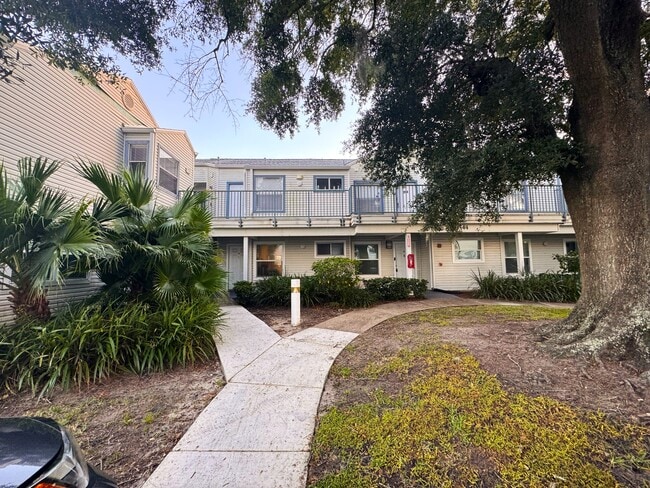 Building Photo - 2544 Woodgate Blvd