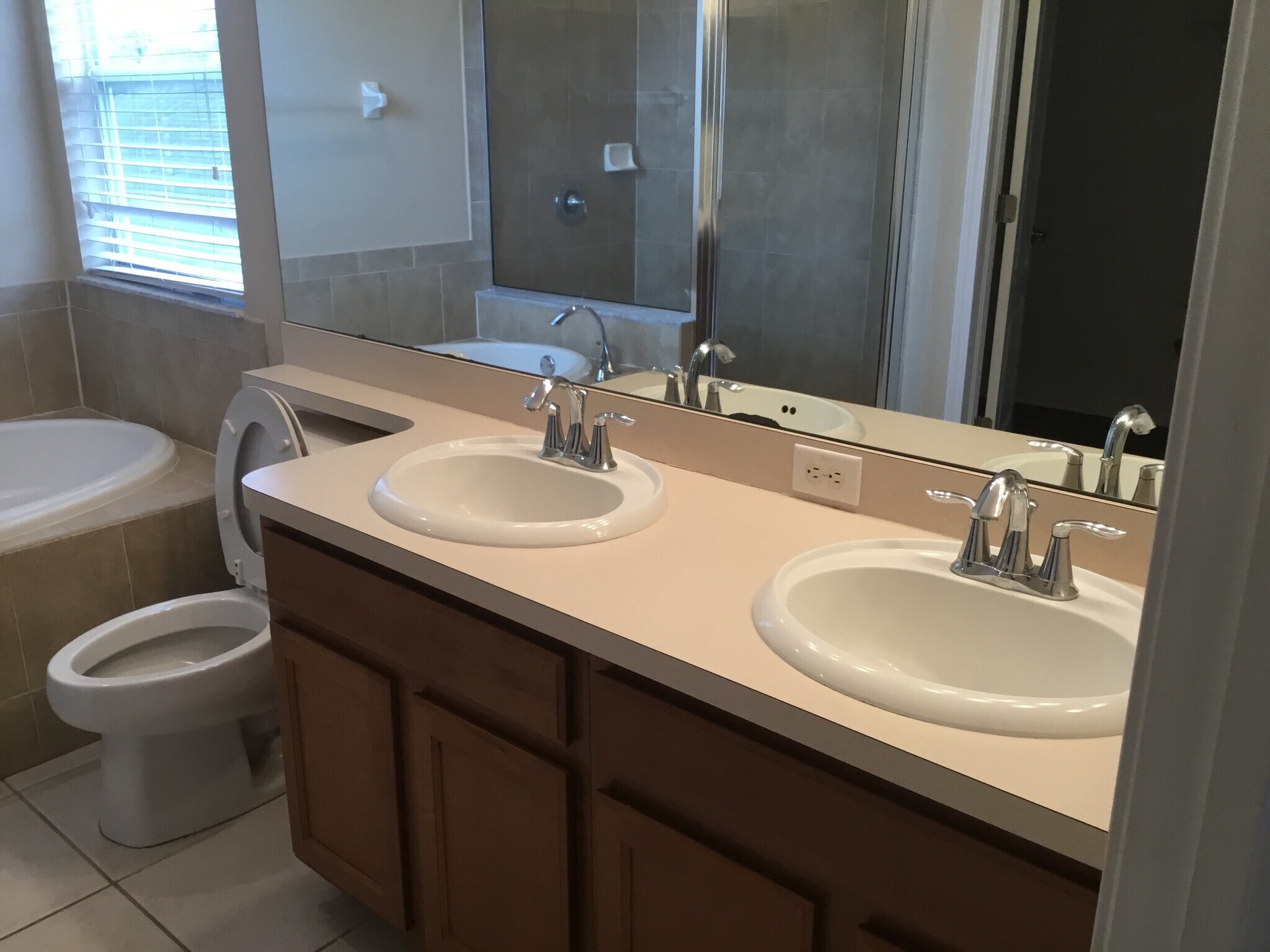 Building Photo - 15407 Telford Spring Dr