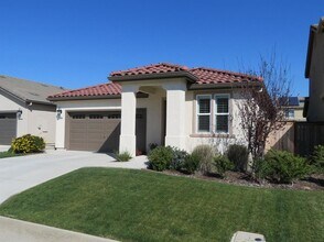 Building Photo - BRIGHT AND CLEAN 3 BED, 2 BATH, 1 STORY HOME IN ELK GROVE