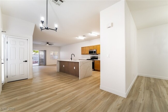 Building Photo - 5980 Gentleslope St