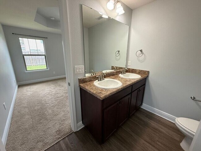 Building Photo - Pensacola - Weatherstone - 3 bedroom, 2 bathroom