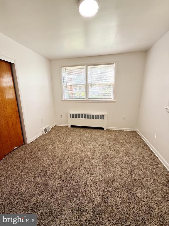 Building Photo - 633 Noble St
