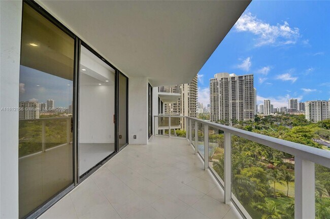 Building Photo - 20281 E Country Club Dr