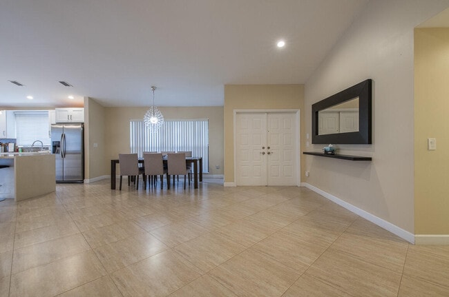 Building Photo - 10790 White Aspen Ln