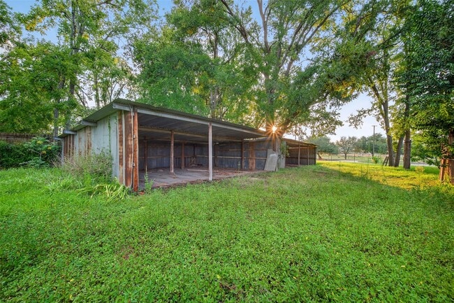 Building Photo - 3438 5th St