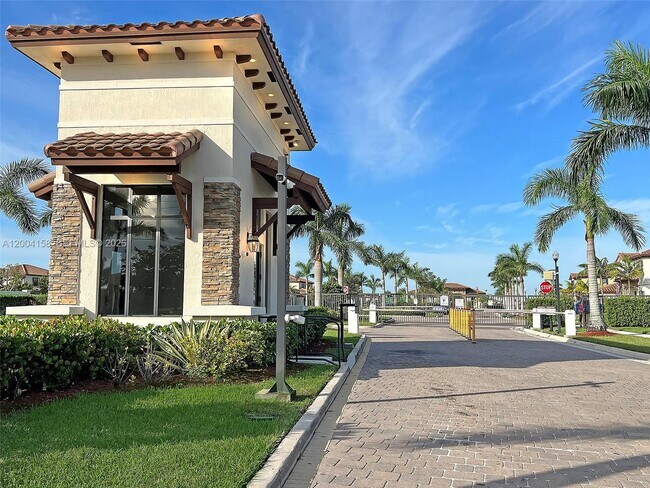 Building Photo - 154 SE 23rd Terrace