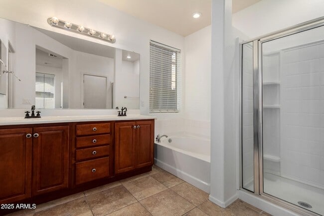 Building Photo - 21090 E Munoz St