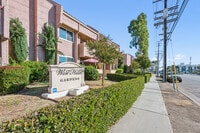 Building Photo - 22833-22835 Vanowen St