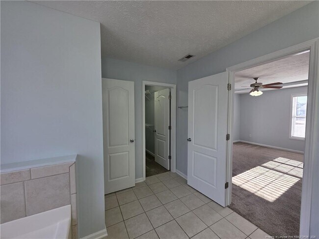 Building Photo - 2604 Daniel Boone Ln