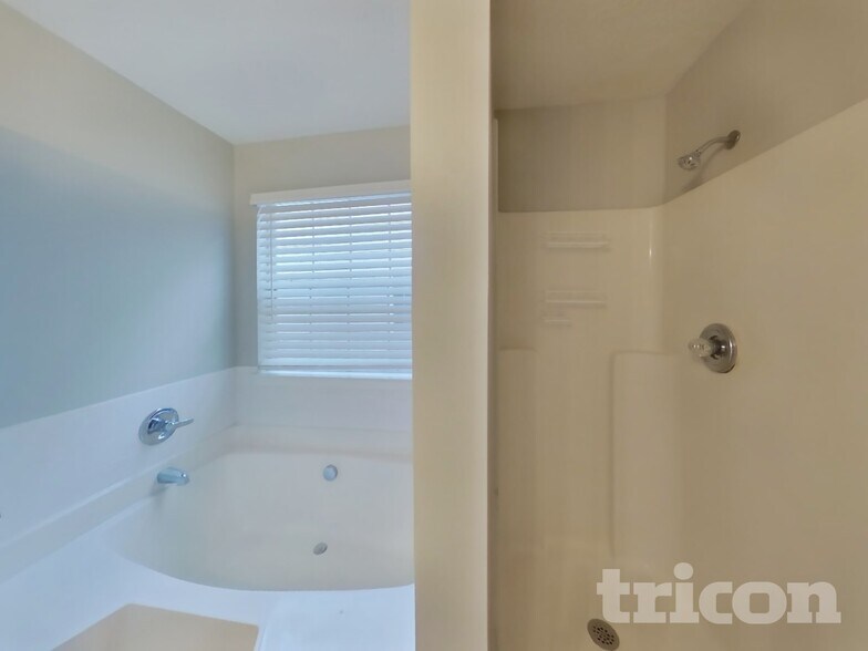 Building Photo - 4551 Derby Loop