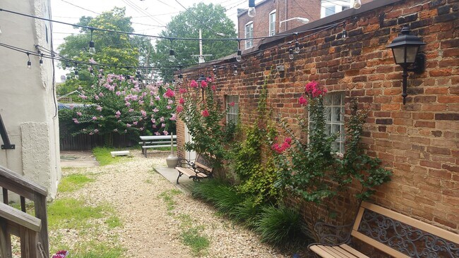 Building Photo - 1401 Madison Ave