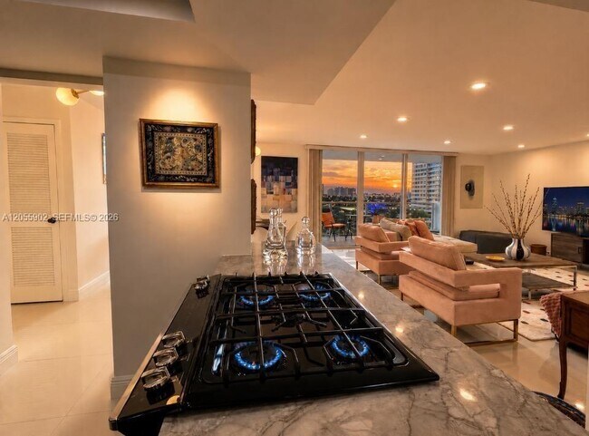 Building Photo - 2030 S Ocean Dr