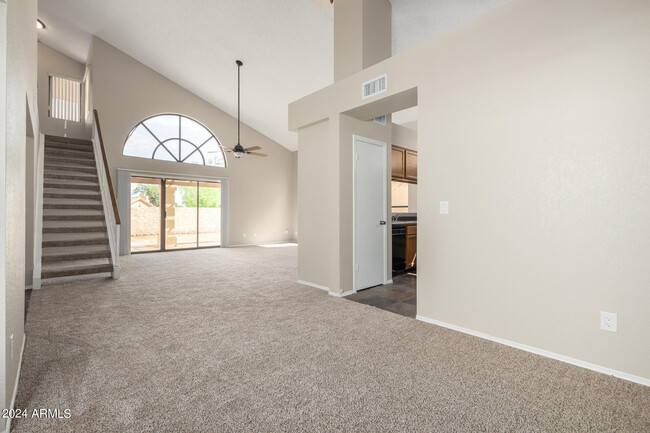 Building Photo - 4171 E Cholla Canyon Dr