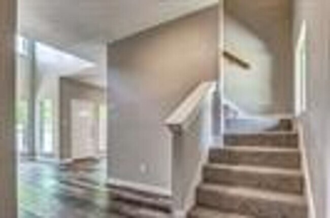 Building Photo - 3258 Wexford Dr